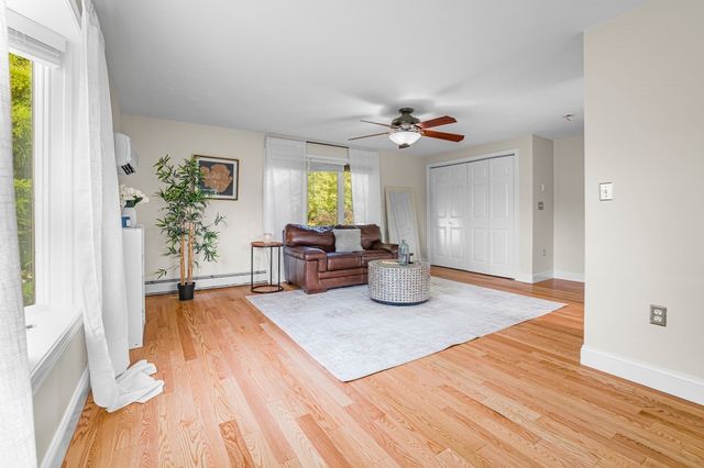 96 Fowler St, Upton, MA 01568