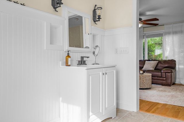 96 Fowler St, Upton, MA 01568