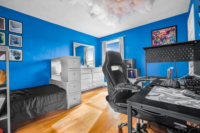 96 Fowler St, Upton, MA 01568