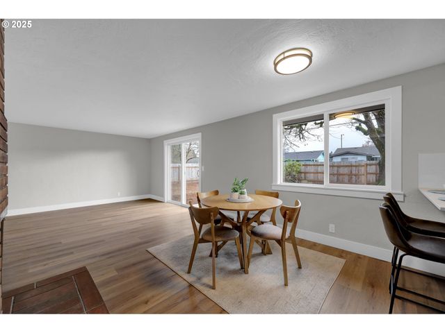 124 E ANCHOR Ave, Eugene, OR 97404