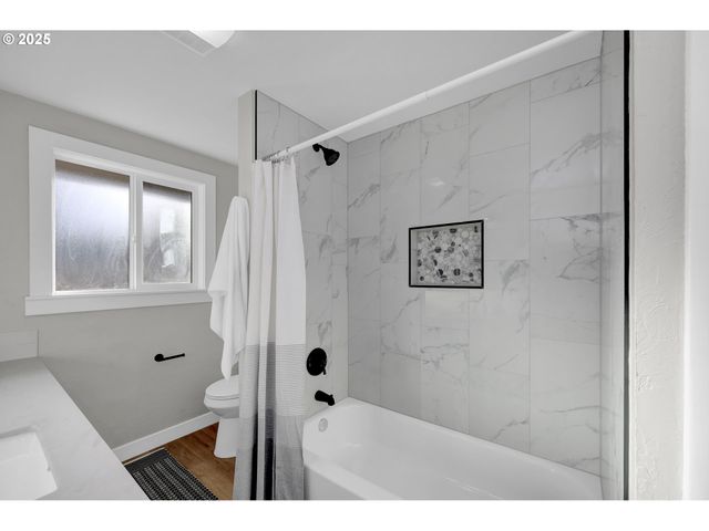 124 E ANCHOR Ave, Eugene, OR 97404