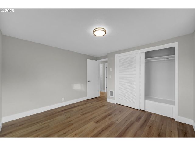 124 E ANCHOR Ave, Eugene, OR 97404