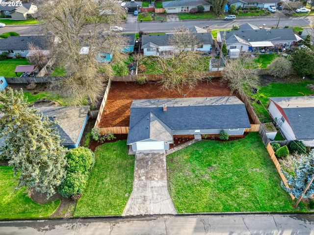 124 E ANCHOR Ave, Eugene, OR 97404
