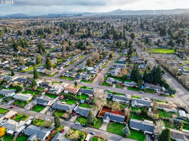 124 E ANCHOR Ave, Eugene, OR 97404