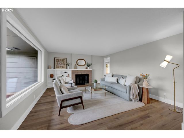 124 E ANCHOR Ave, Eugene, OR 97404