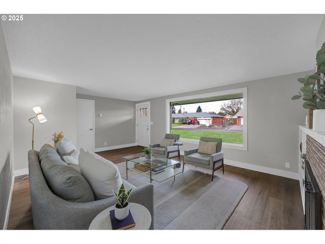 124 E ANCHOR Ave, Eugene, OR 97404