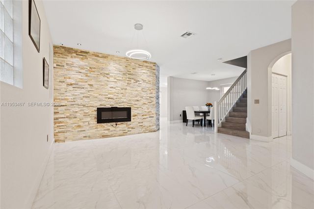 11287 NW 43rd Ter, Doral, FL 33178