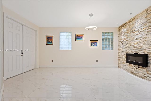 11287 NW 43rd Ter, Doral, FL 33178