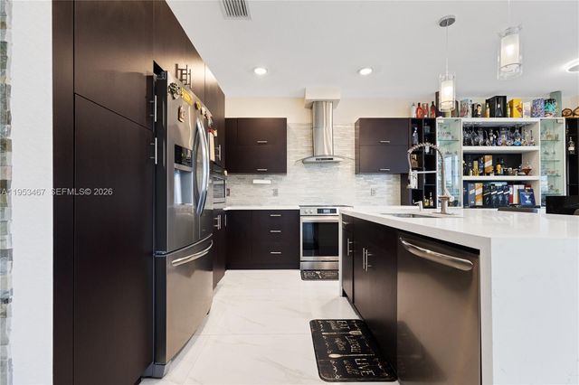 11287 NW 43rd Ter, Doral, FL 33178