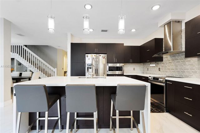 11287 NW 43rd Ter, Doral, FL 33178