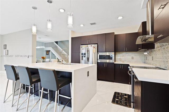 11287 NW 43rd Ter, Doral, FL 33178