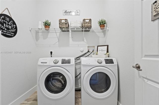 11287 NW 43rd Ter, Doral, FL 33178