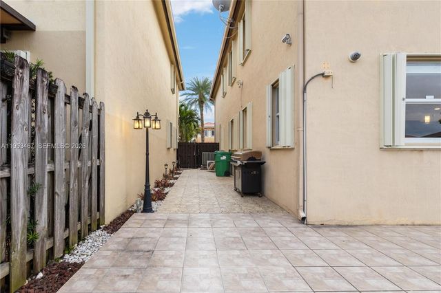 11287 NW 43rd Ter, Doral, FL 33178