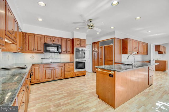 10936 MARTINGALE CT, Potomac, MD 20854