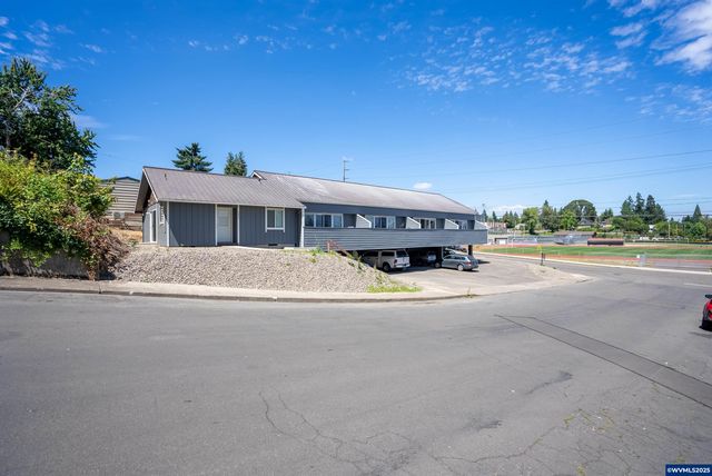 2005 Summer St SE, Salem, OR 97302