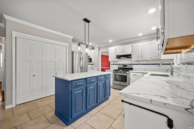 14677 Lindy Drive, Granger, IN 46530