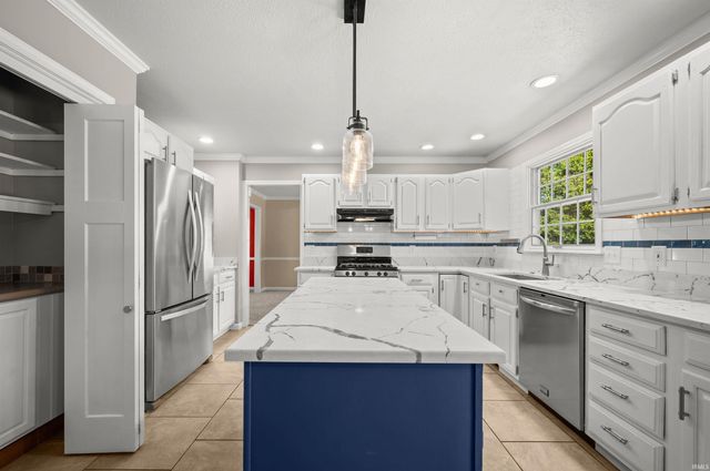 14677 Lindy Drive, Granger, IN 46530