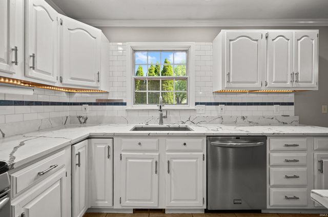 14677 Lindy Drive, Granger, IN 46530