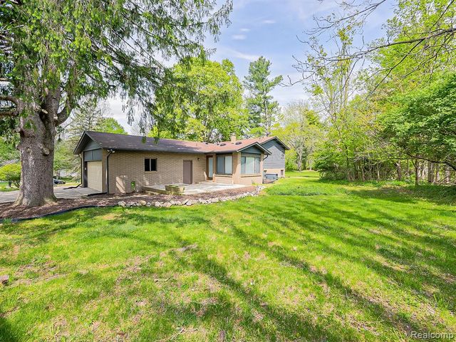 7580 Thornwood Street, Canton, MI 48187