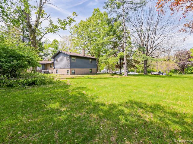 7580 Thornwood Street, Canton, MI 48187