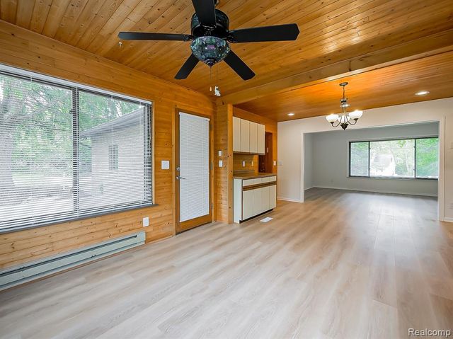 7580 Thornwood Street, Canton, MI 48187