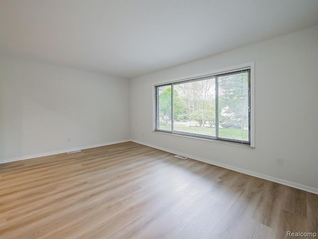 7580 Thornwood Street, Canton, MI 48187