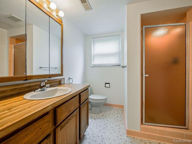 7580 Thornwood Street, Canton, MI 48187