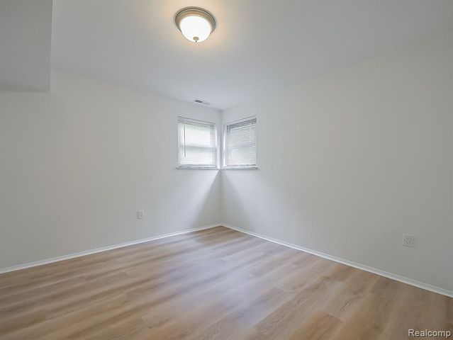 7580 Thornwood Street, Canton, MI 48187