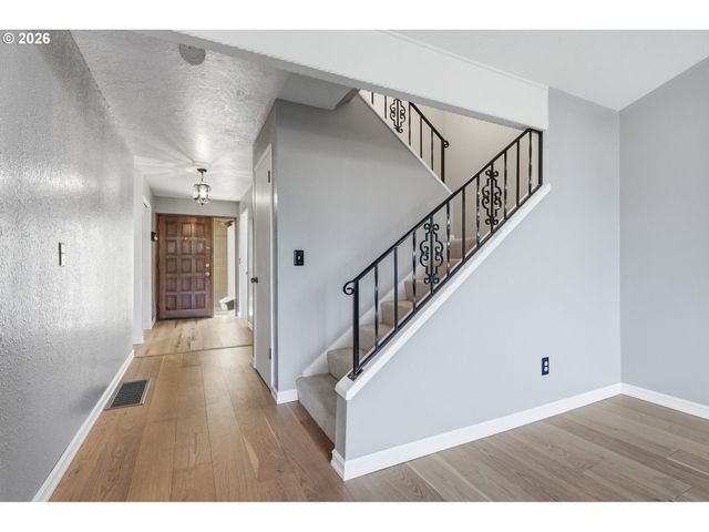 14547 Ne STANTON Ct, Portland, OR 97230