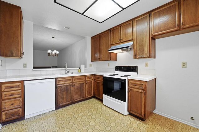 926 Lupine Hills 17, Vista, CA 92081