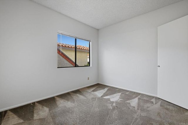 926 Lupine Hills 17, Vista, CA 92081