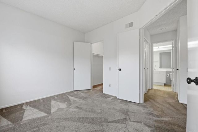 926 Lupine Hills 17, Vista, CA 92081