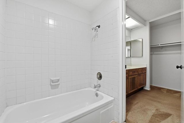 926 Lupine Hills 17, Vista, CA 92081