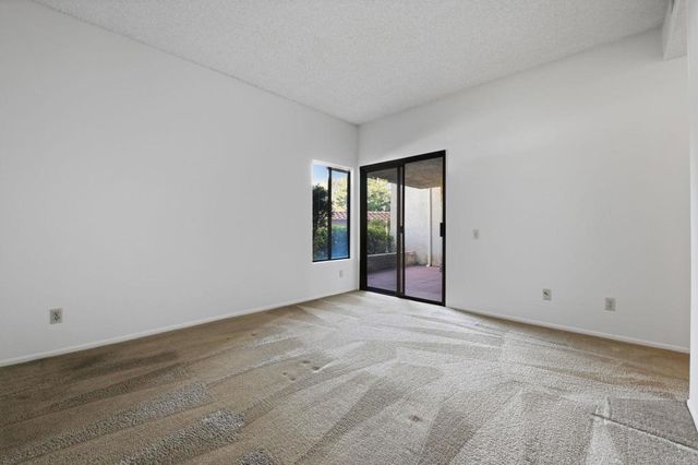 926 Lupine Hills 17, Vista, CA 92081