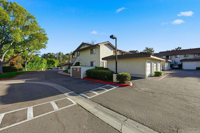 926 Lupine Hills 17, Vista, CA 92081