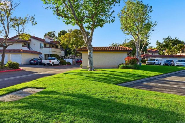 926 Lupine Hills 17, Vista, CA 92081