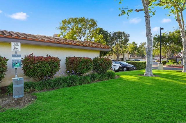 926 Lupine Hills 17, Vista, CA 92081