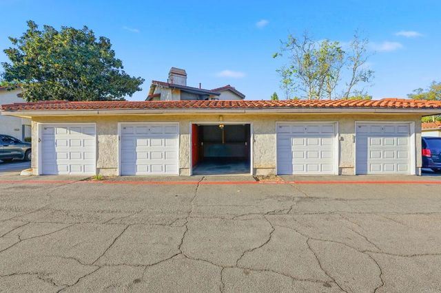 926 Lupine Hills 17, Vista, CA 92081