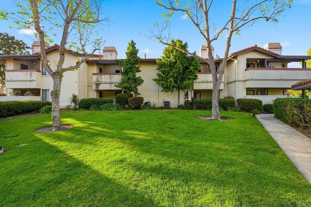 926 Lupine Hills 17, Vista, CA 92081