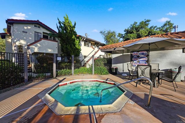 926 Lupine Hills 17, Vista, CA 92081