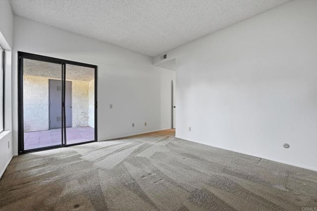 926 Lupine Hills 17, Vista, CA 92081