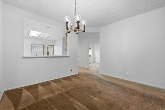 926 Lupine Hills 17, Vista, CA 92081