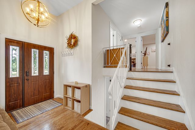 961 N Midlothian Road, Mundelein, IL 60060