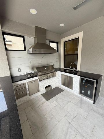 2410 AVIAN LOOP, Kissimmee, FL 34741