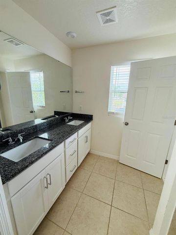 2410 AVIAN LOOP, Kissimmee, FL 34741