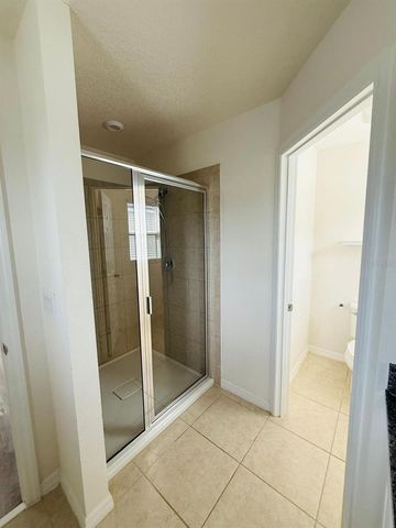 2410 AVIAN LOOP, Kissimmee, FL 34741