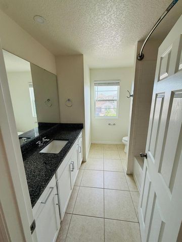 2410 AVIAN LOOP, Kissimmee, FL 34741