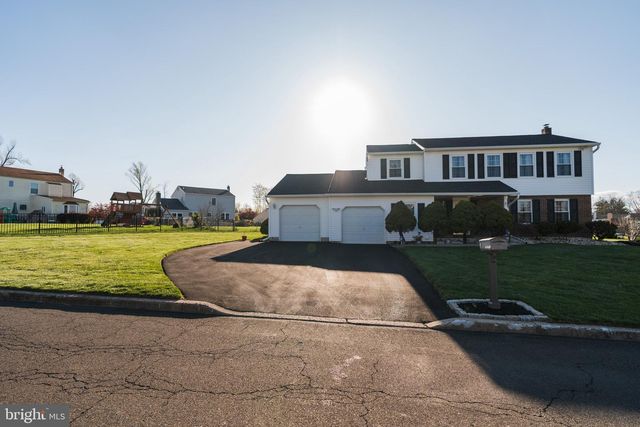 2 DANBRIDGE DRIVE, Horsham, PA 19044