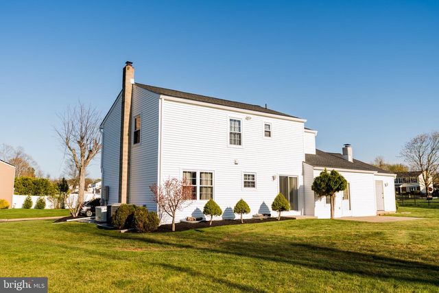 2 DANBRIDGE DRIVE, Horsham, PA 19044