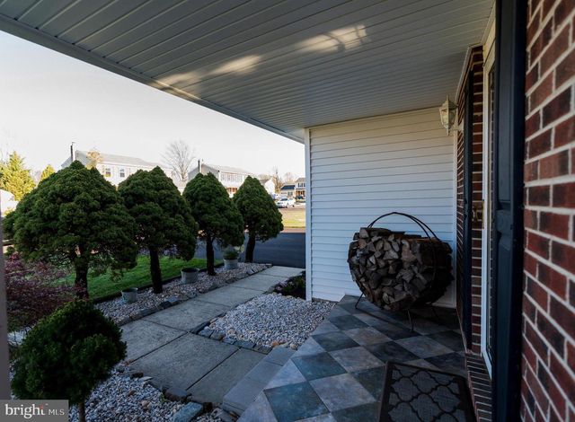 2 DANBRIDGE DRIVE, Horsham, PA 19044